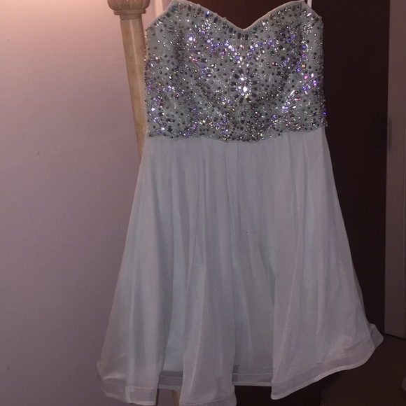 Homecoming dress - Picture 1 of 6